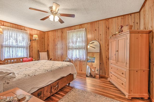 15813 Black Hollow Road, Abingdon, VA 24210