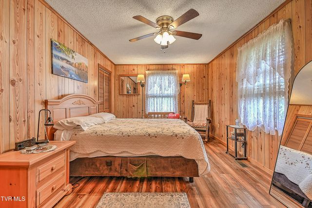 15813 Black Hollow Road, Abingdon, VA 24210