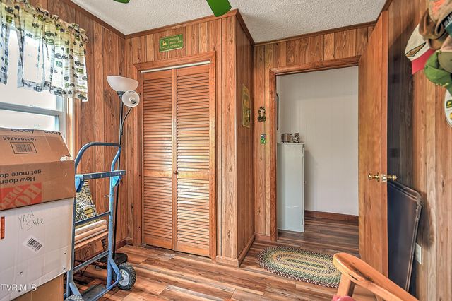 15813 Black Hollow Road, Abingdon, VA 24210