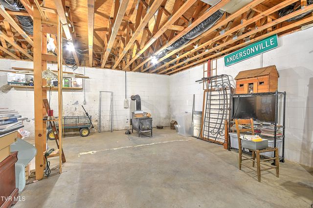 15813 Black Hollow Road, Abingdon, VA 24210