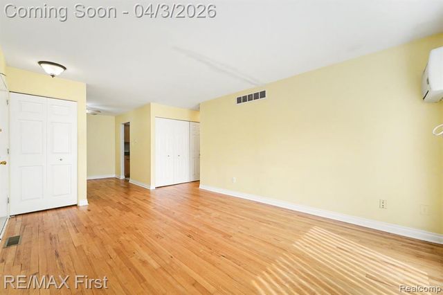 925 Laprairie Street 117, Ferndale, MI 48220