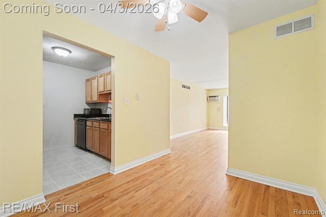 925 Laprairie Street 117, Ferndale, MI 48220