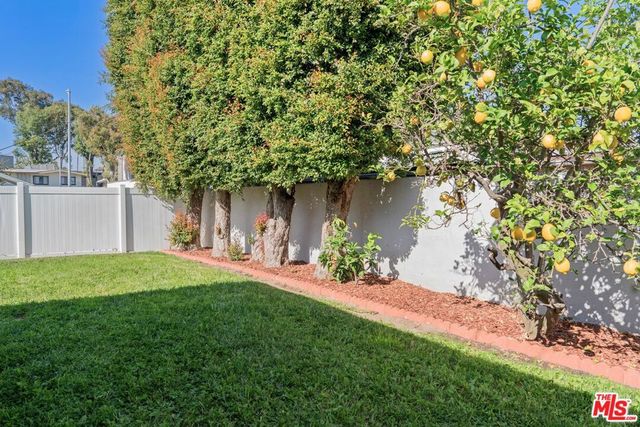 1206 S Burnside Avenue, Los Angeles, CA 90019