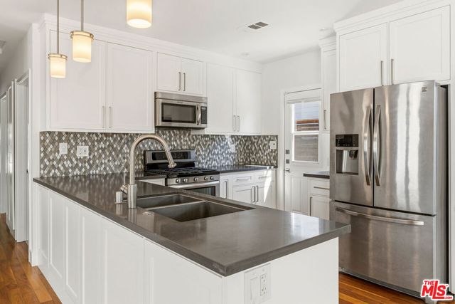 1206 S Burnside Avenue, Los Angeles, CA 90019