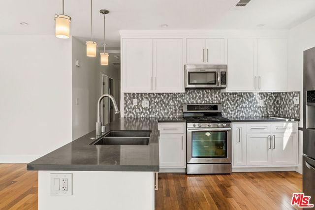 1206 S Burnside Avenue, Los Angeles, CA 90019