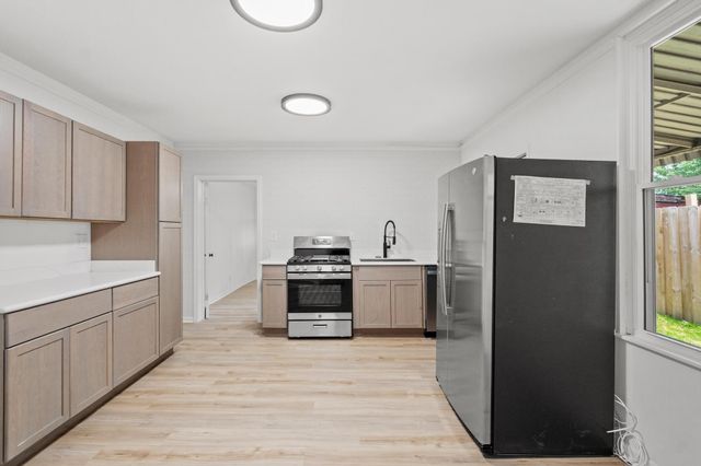 215 W 7th Street, Newport, KY 41071