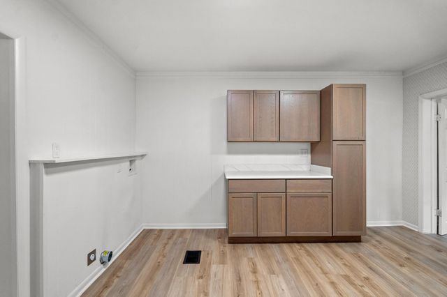 215 W 7th Street, Newport, KY 41071