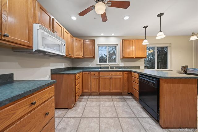 45145 9 Mile Road, Novi, MI 48167