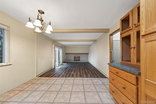 45145 9 Mile Road, Novi, MI 48167