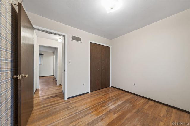 45145 9 Mile Road, Novi, MI 48167