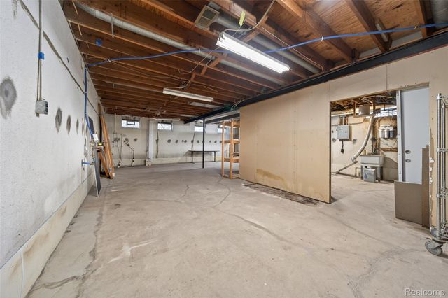 45145 9 Mile Road, Novi, MI 48167