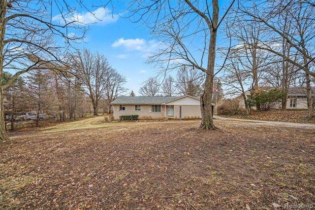 45145 9 Mile Road, Novi, MI 48167