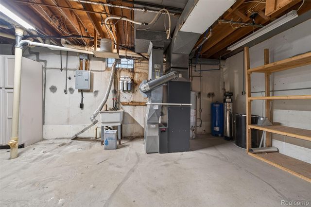 45145 9 Mile Road, Novi, MI 48167