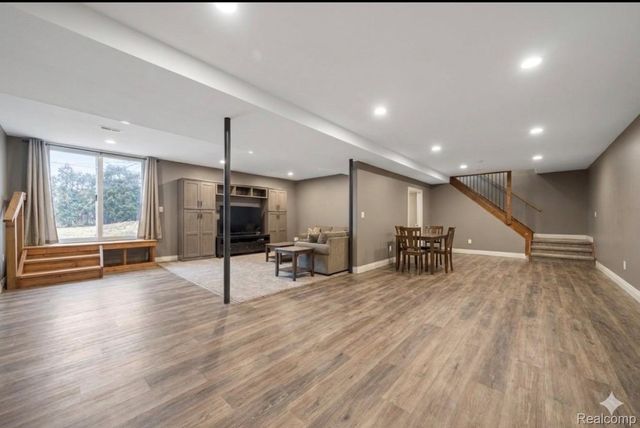 45145 9 Mile Road, Novi, MI 48167