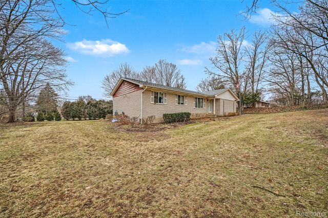 45145 9 Mile Road, Novi, MI 48167