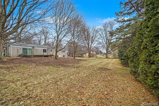 45145 9 Mile Road, Novi, MI 48167