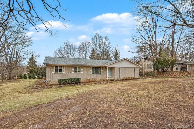 45145 9 Mile Road, Novi, MI 48167