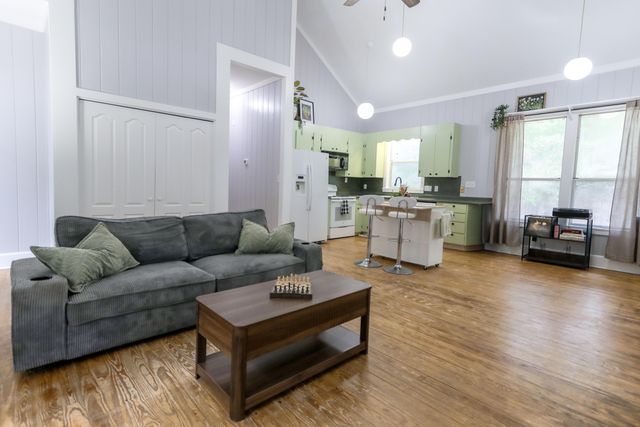 30 Creekside Waterview Place, Freeport, FL 32439