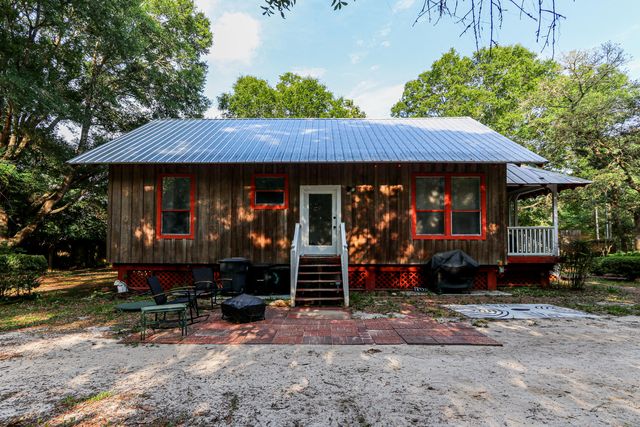 30 Creekside Waterview Place, Freeport, FL 32439