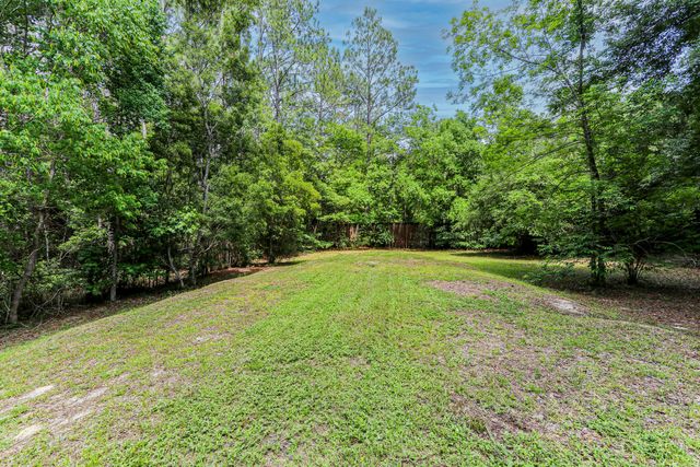 30 Creekside Waterview Place, Freeport, FL 32439
