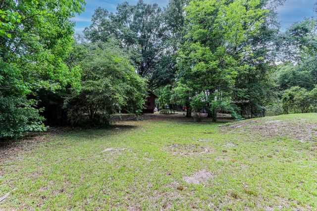 30 Creekside Waterview Place, Freeport, FL 32439