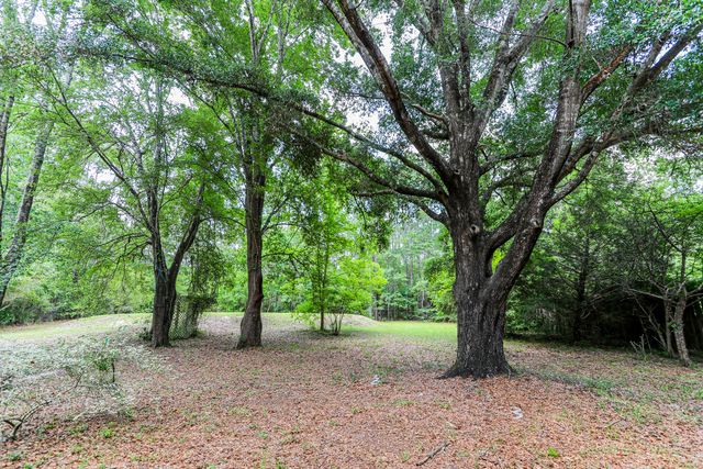 30 Creekside Waterview Place, Freeport, FL 32439