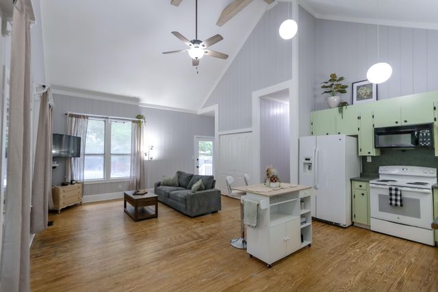 30 Creekside Waterview Place, Freeport, FL 32439