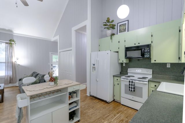 30 Creekside Waterview Place, Freeport, FL 32439