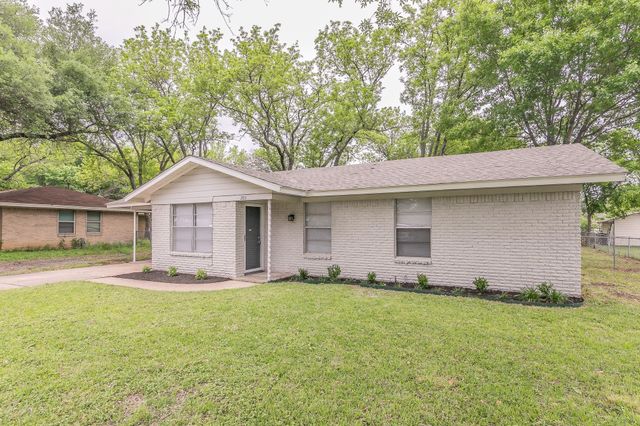203 E 11th Street, Kaufman, TX 75142