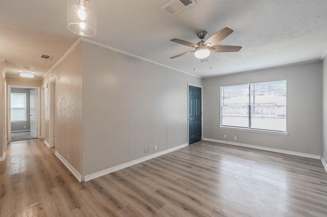 203 E 11th Street, Kaufman, TX 75142