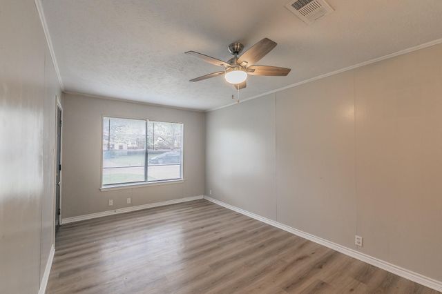 203 E 11th Street, Kaufman, TX 75142