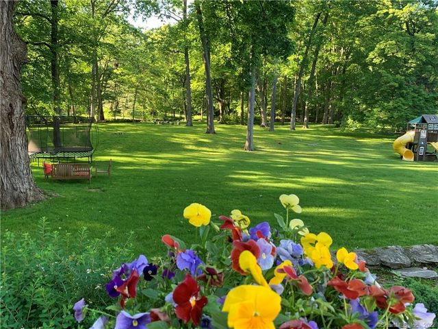 5-R Riverview Drive, Norwalk, CT 06850