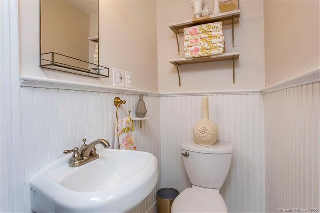 5-R Riverview Drive, Norwalk, CT 06850