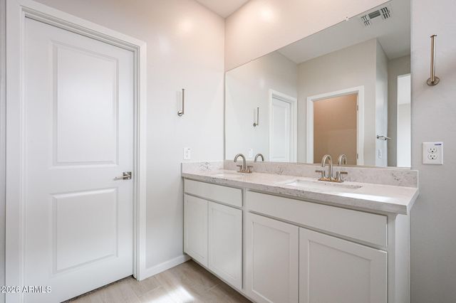6196 E CROCKETT Way, San Tan Valley, AZ 85143