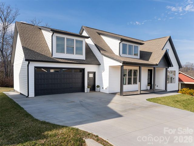 1031 Hillside Ridge Road, Candler, NC 28715