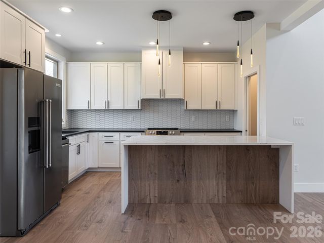 1031 Hillside Ridge Road, Candler, NC 28715