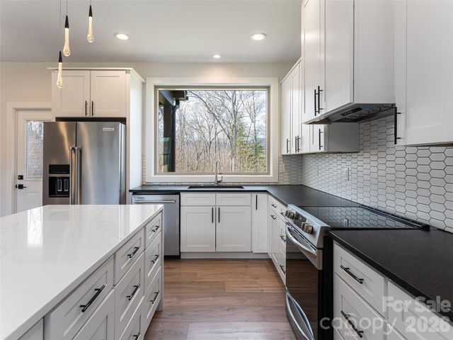 1031 Hillside Ridge Road, Candler, NC 28715