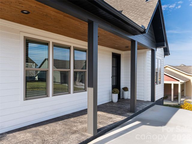 1031 Hillside Ridge Road, Candler, NC 28715