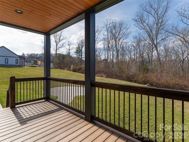 1031 Hillside Ridge Road, Candler, NC 28715