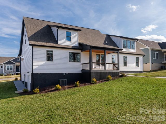 1031 Hillside Ridge Road, Candler, NC 28715