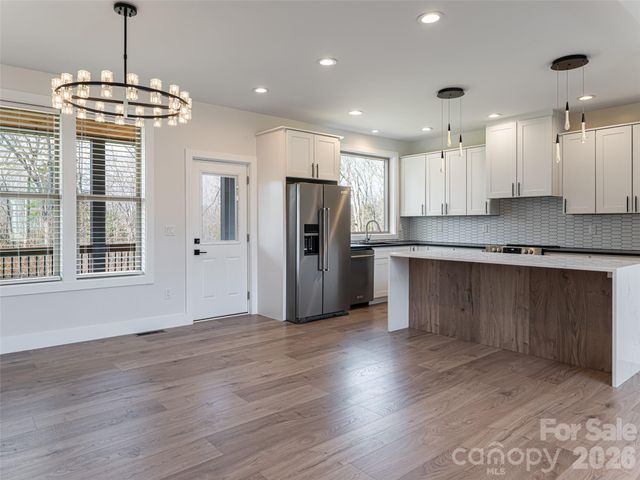 1031 Hillside Ridge Road, Candler, NC 28715