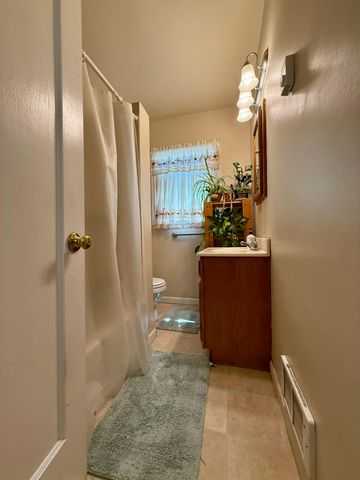 2530 Wantland Avenue, Klamath Falls, OR 97601