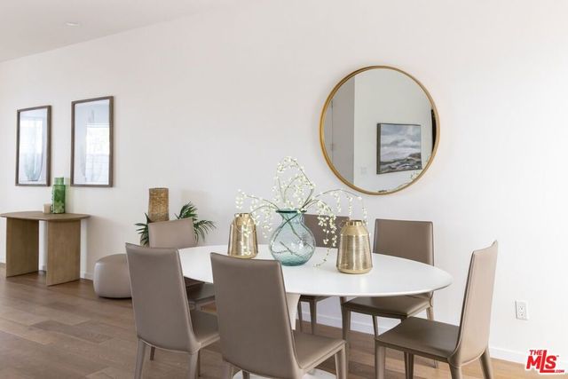 749 S Cloverdale Avenue 102, Los Angeles, CA 90036