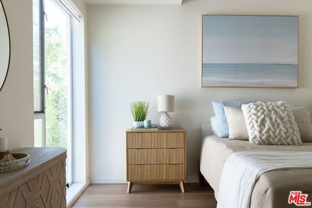 749 S Cloverdale Avenue 102, Los Angeles, CA 90036