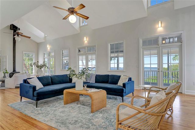 5216 13TH, Palmetto, FL 34221