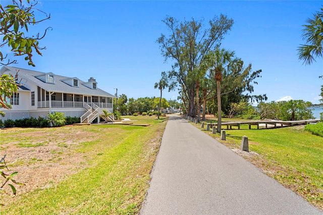 5216 13TH, Palmetto, FL 34221
