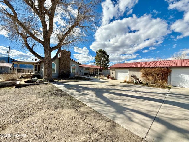 30 E Tognoli Lane, Yerington, NV 89447