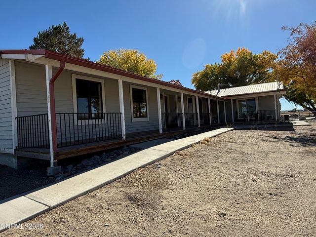 30 E Tognoli Lane, Yerington, NV 89447