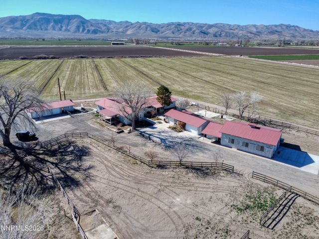 30 E Tognoli Lane, Yerington, NV 89447