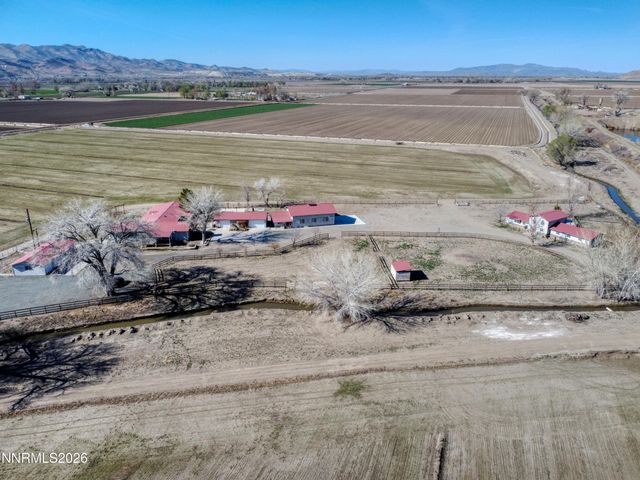30 E Tognoli Lane, Yerington, NV 89447